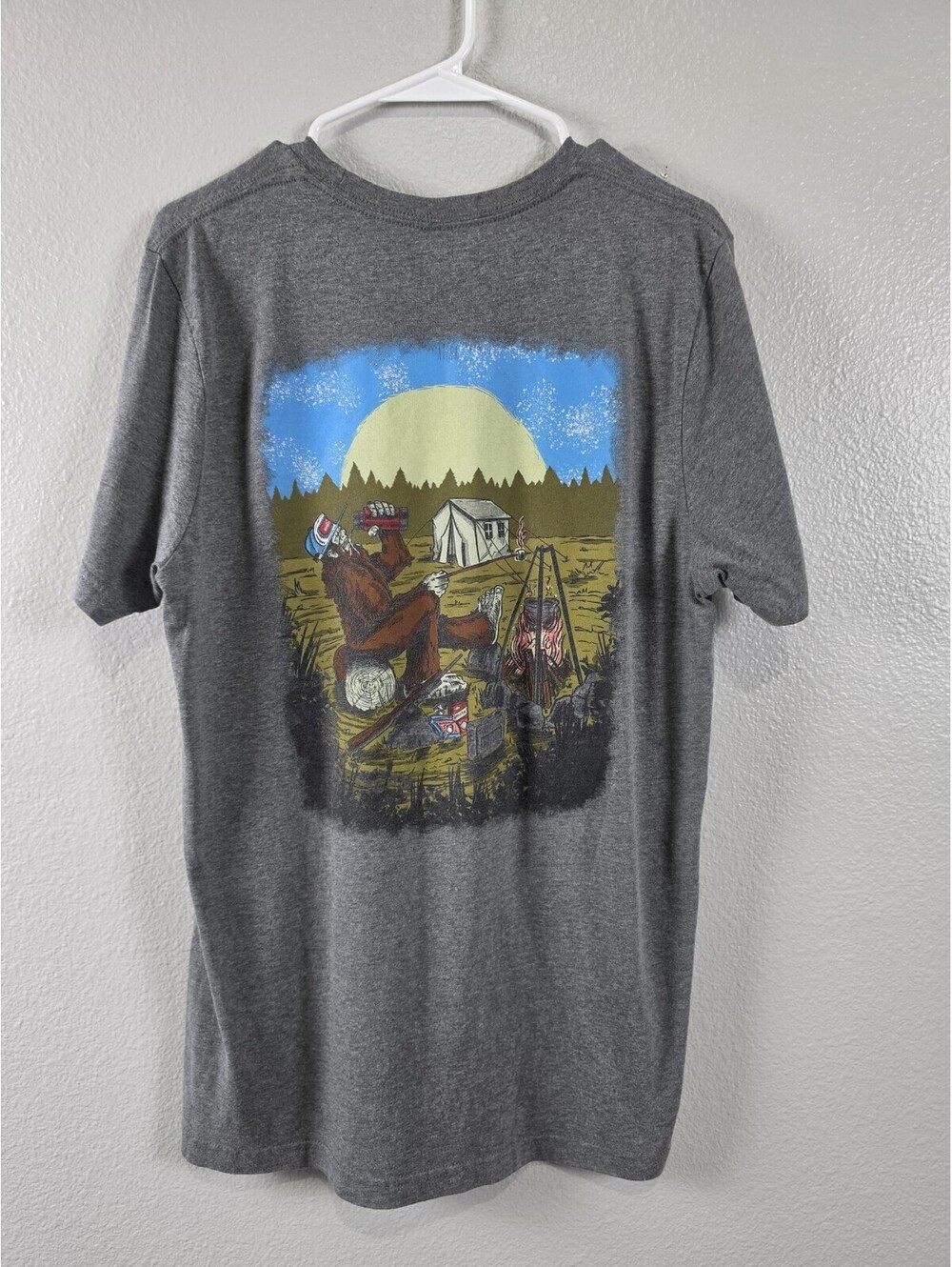 Mens Large Nine Line Apparel Grey Bigfoot Sasquatch Graphic T-Shirt Short Sleeve